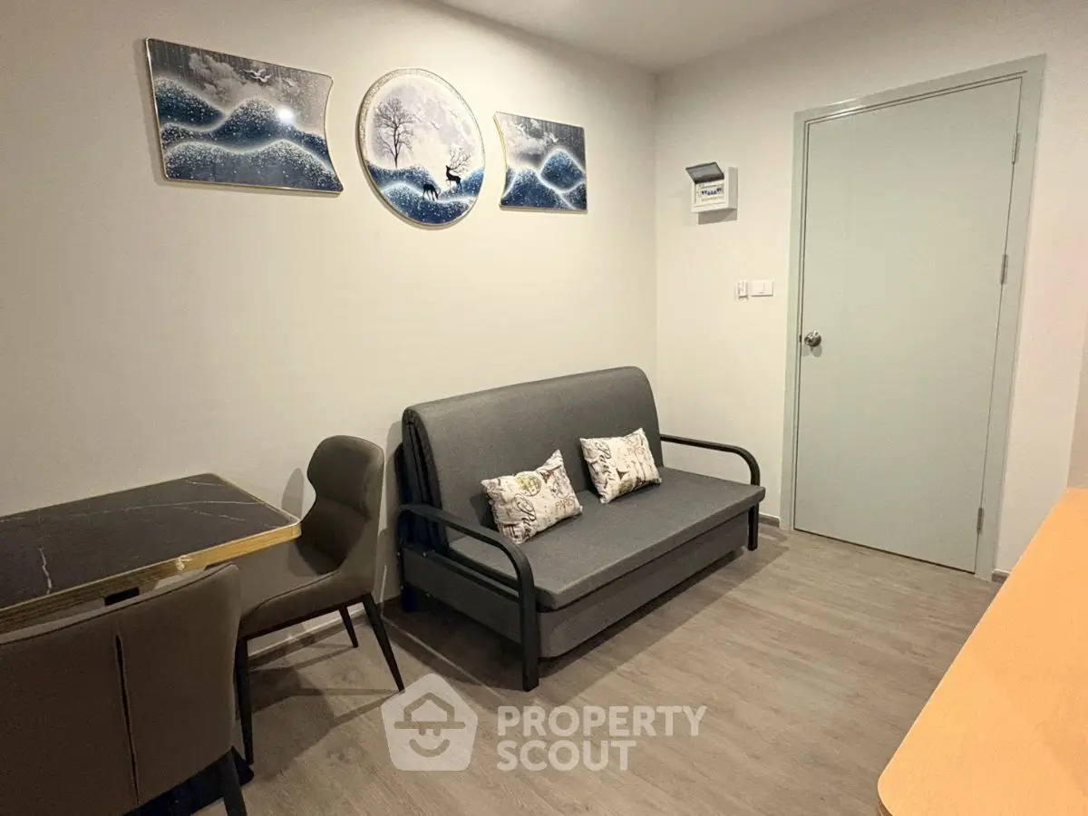 Cozy living room with modern decor and comfortable seating