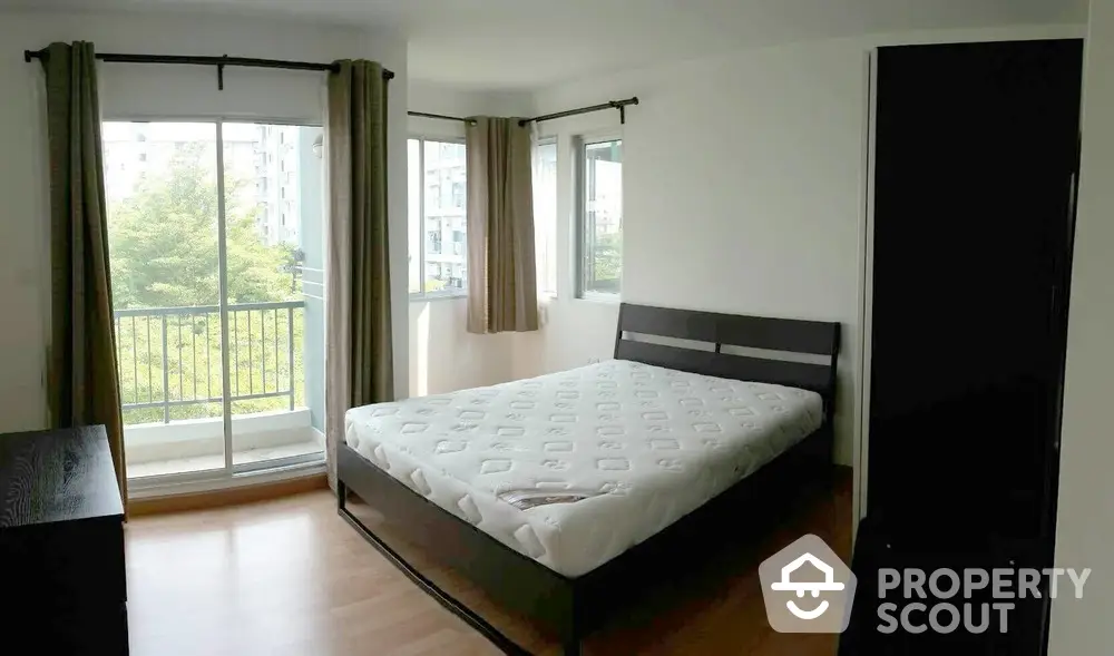  2 Bedrooms Condo -1