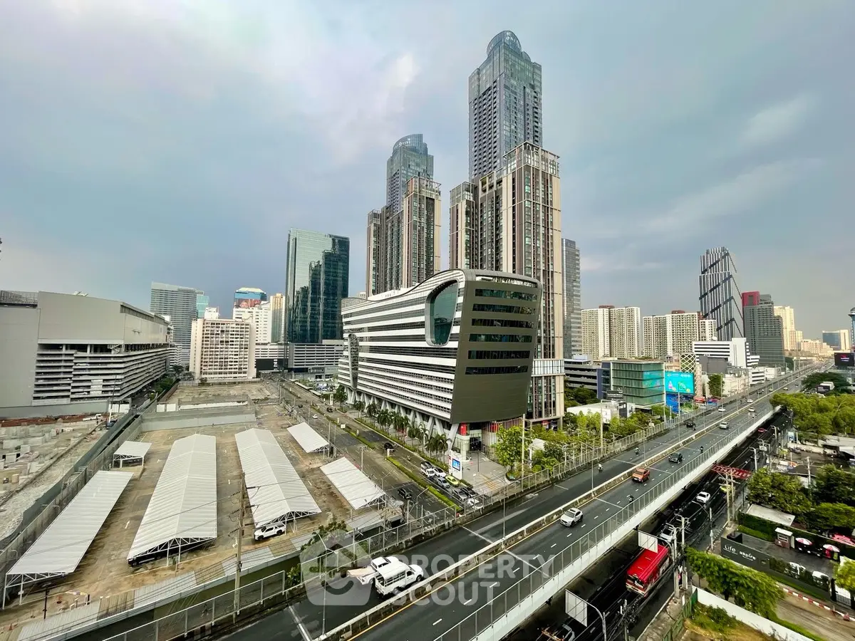 Stunning cityscape view showcasing modern skyscrapers and urban infrastructure.