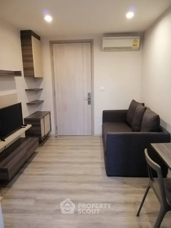 image_rental-5276319