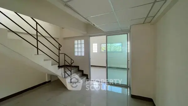 image_rental-27728218