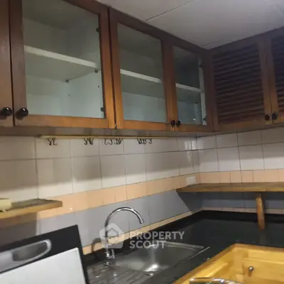  3 Bedrooms Condo  Kitchen