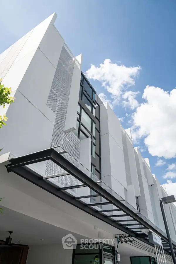 image_rental-28005292