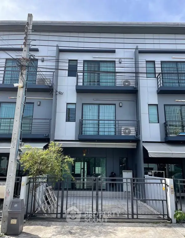 image_rental-27969215