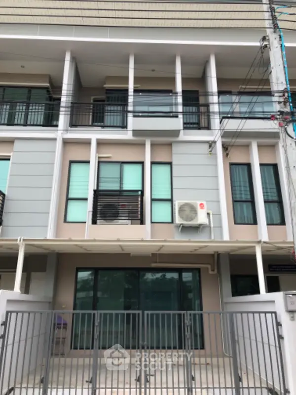 image_rental-27044645