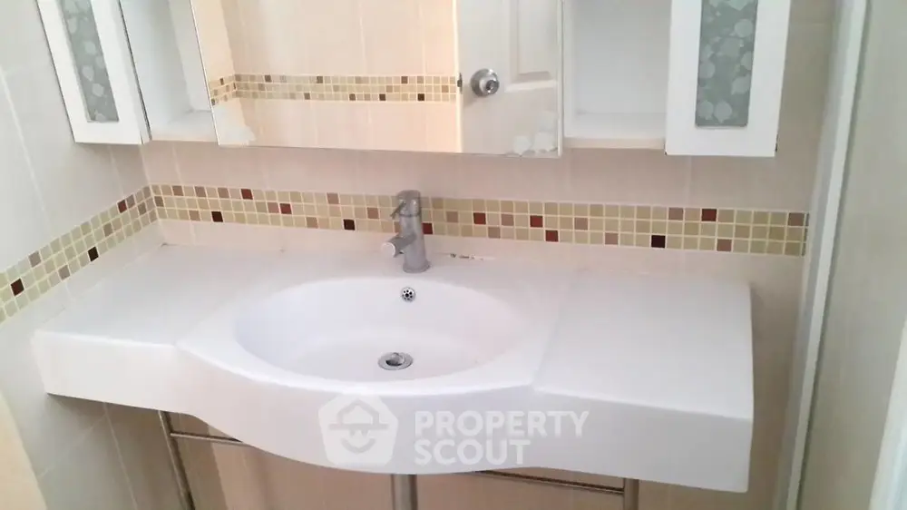  1 Bedroom Condo -1