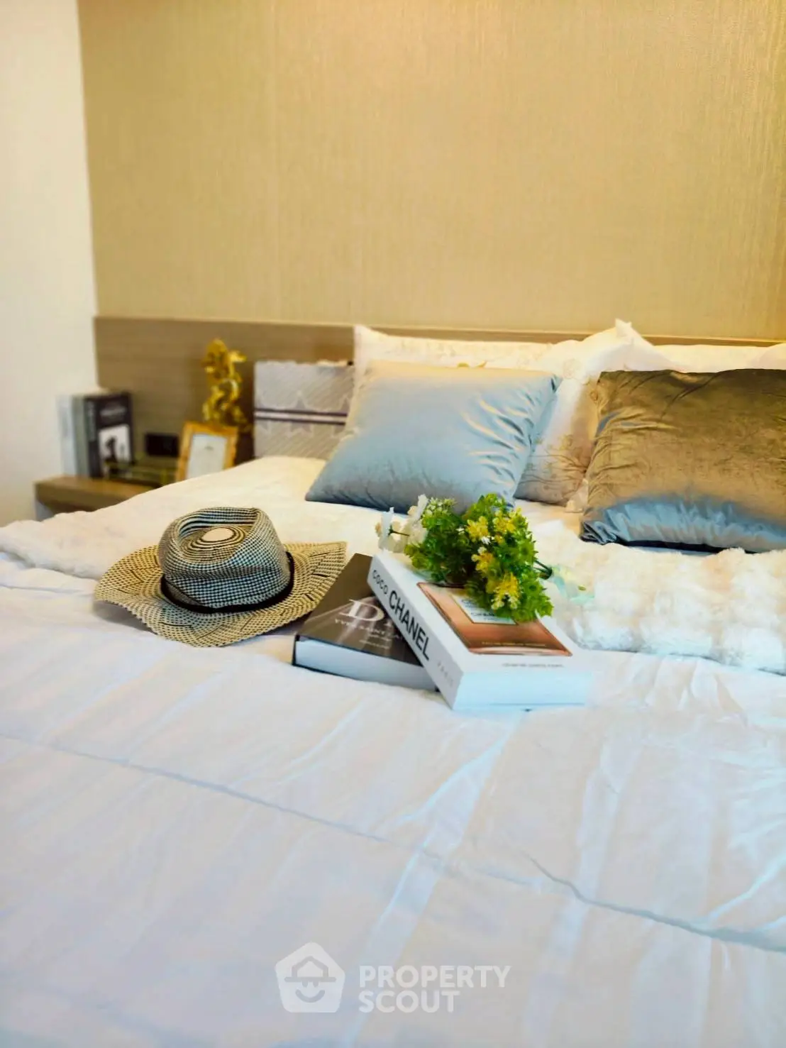 Luxurious bedroom with elegant decor and plush bedding, perfect for relaxation and comfort.