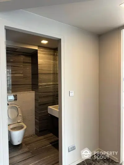 Modern bathroom with sleek design and elegant fixtures