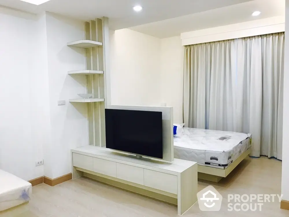  1 Bedroom Condo at Life Ratchada Huaikwang-1