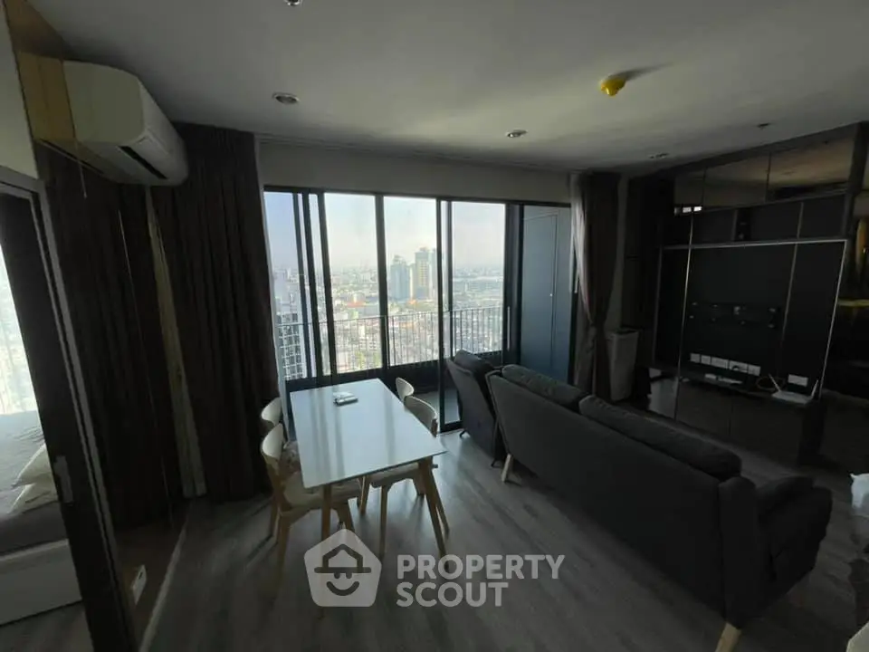 Fully Furnished 2 Bedrooms Condo at Ideo Mobi Sukhumvit 66-1