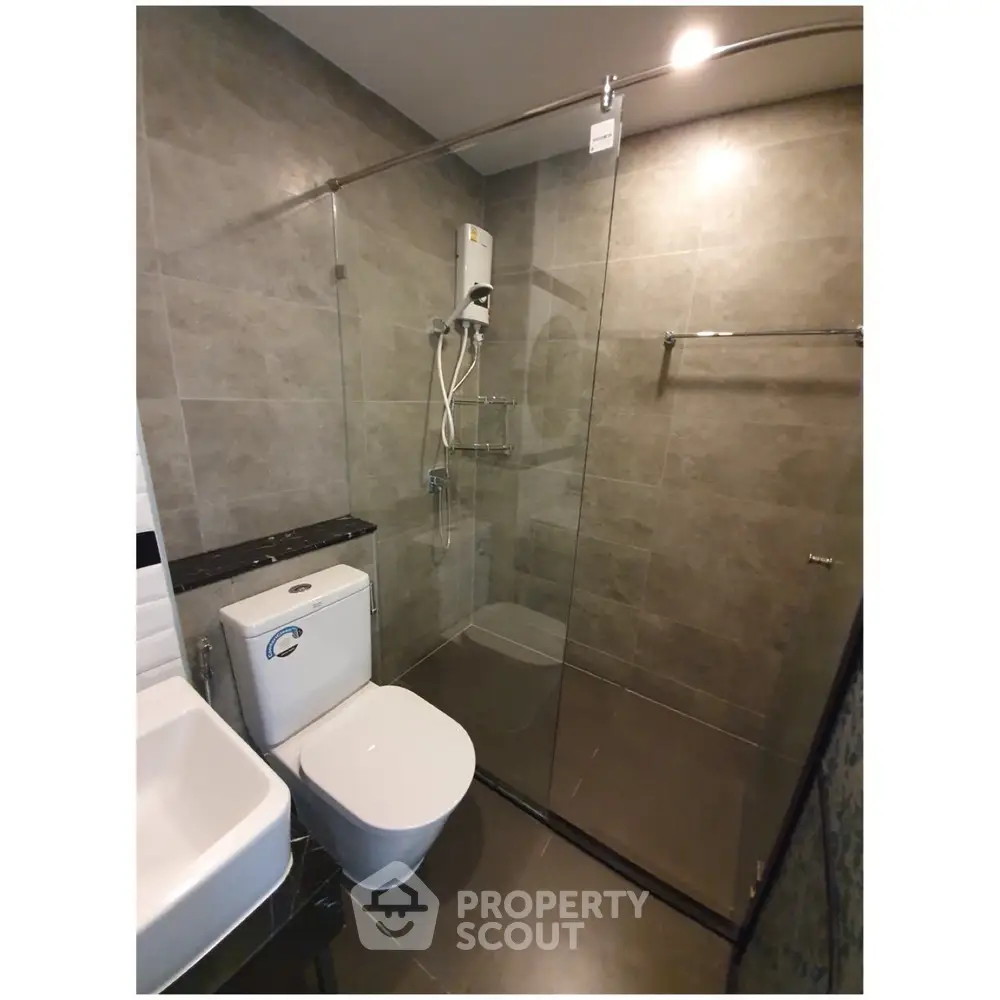  1 Bedroom Condo at Brix Charansanitwong 64-1