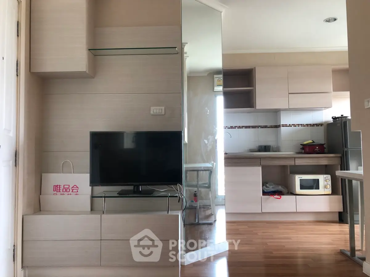 Fully Furnished 1 Bedroom Condo at Lumpini Place Rama 4 Kluaynamthai-1
