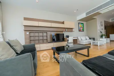  3 Bedrooms Condo -4