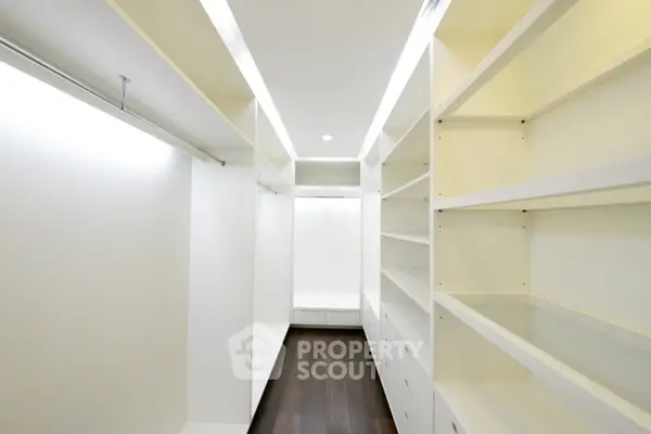 คอนโด 2-ห้องนอน ที่ ลุมพินี พาร์ค วิว ใกล้ MRT ลุมพินี