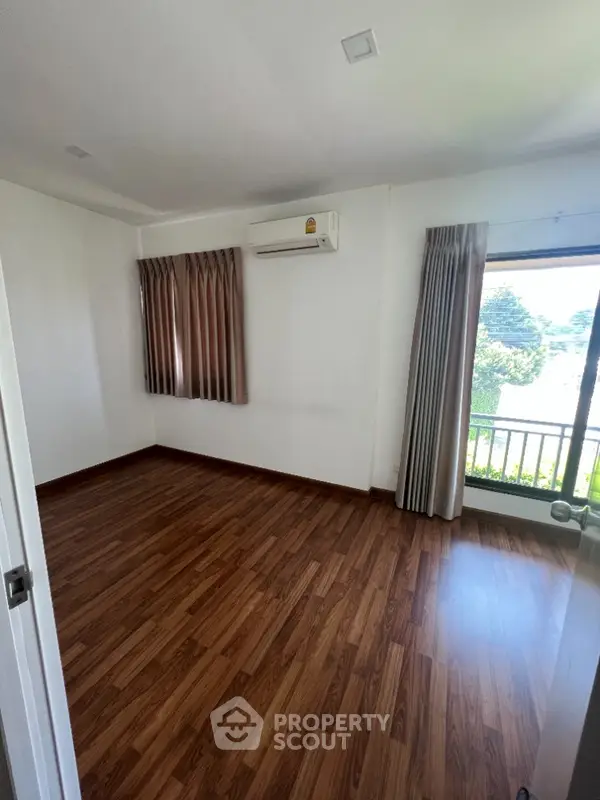 image_rental-13680119