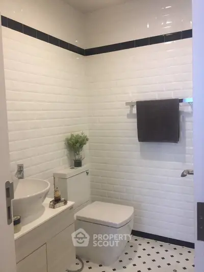  1 Bedroom Condo at Totnes Condo-2