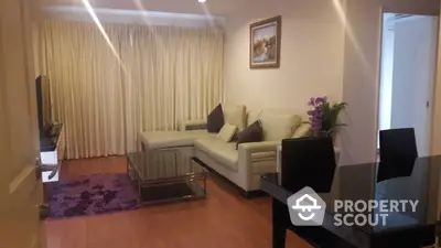 Fully Furnished 2 Bedrooms Condo at Lumpini Ville Ramkhamhaeng 44 Livingroom