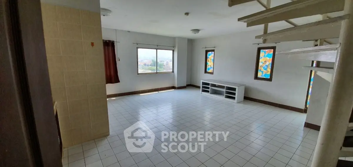  2 Bedrooms Condo  Livingroom