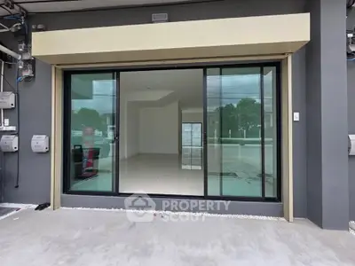 image_rental-27668621