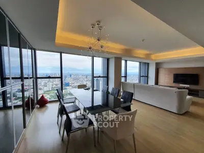  3 Bedrooms Condo at The Met Sathorn-5