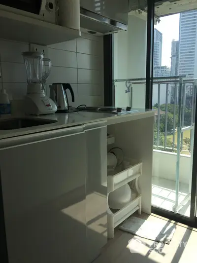  1 Bedroom Condo at Ideo Mobi Phayathai-3