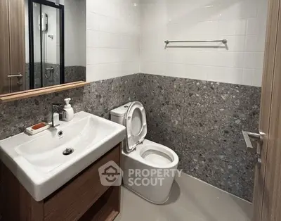 Modern bathroom with sleek design and elegant fixtures