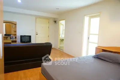 Spacious studio apartment with modern furnishings and natural light