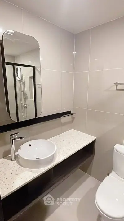Modern bathroom with sleek design and elegant fixtures