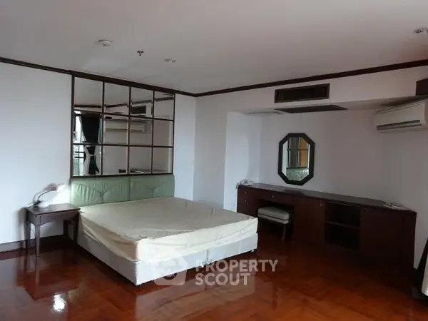 image_rental-5258471