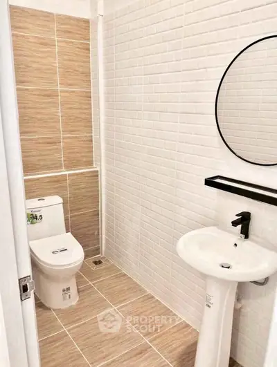 Modern bathroom with sleek fixtures and stylish tile design