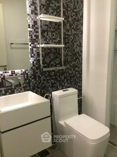  2 Bedrooms Condo at The Room Sukhumvit 69-4