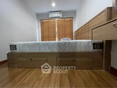 image_rental-27675994