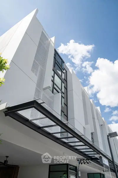 image_rental-28005292