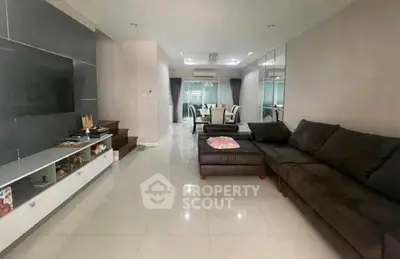 Screenshot 2568-11-01 at 20.22.19.jpg