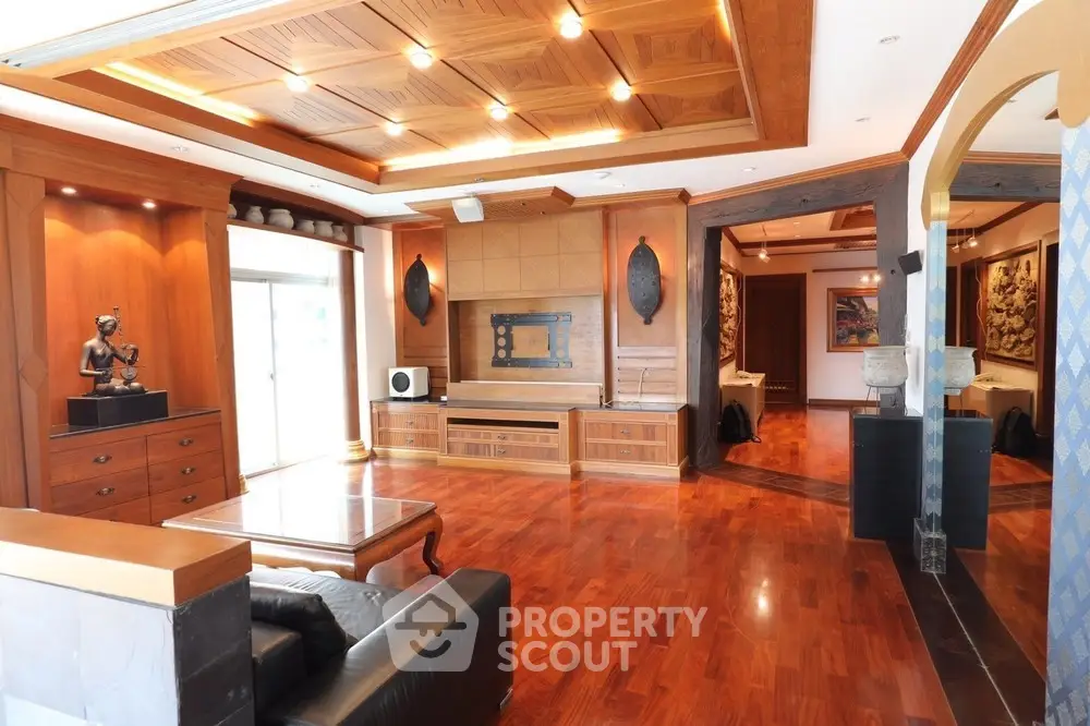  2 Bedrooms Condo at Langsuan Ville-1