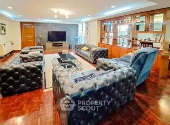 Luxurious living room with elegant furniture and modern decor, perfect for relaxation and entertainment.
