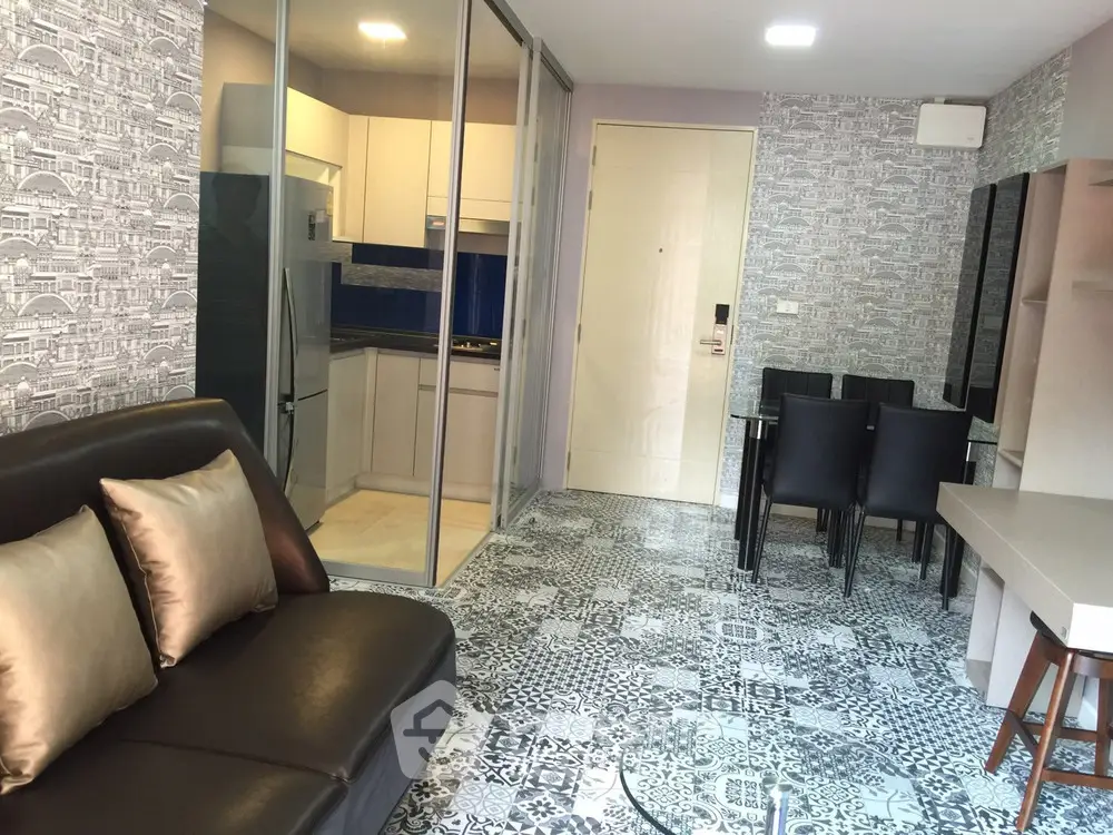 2 Bedrooms Condo at Mestyle Condo สุขุมวิท บางนา-9