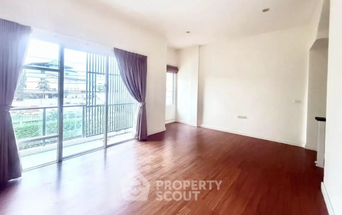 Screenshot 2568-10-27 at 15.44.26.jpg