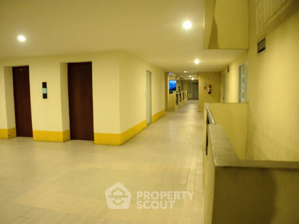  2 Bedrooms Condo at The Parkland Bangna-1
