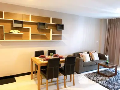 Fully Furnished 1 Bedroom Condo at Voque Sukhumvit 16 Condominium Livingroom