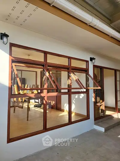 image_rental-28597382