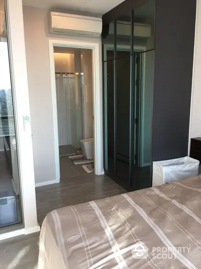  1 Bedroom Condo at The Room Sukhumvit 69-2