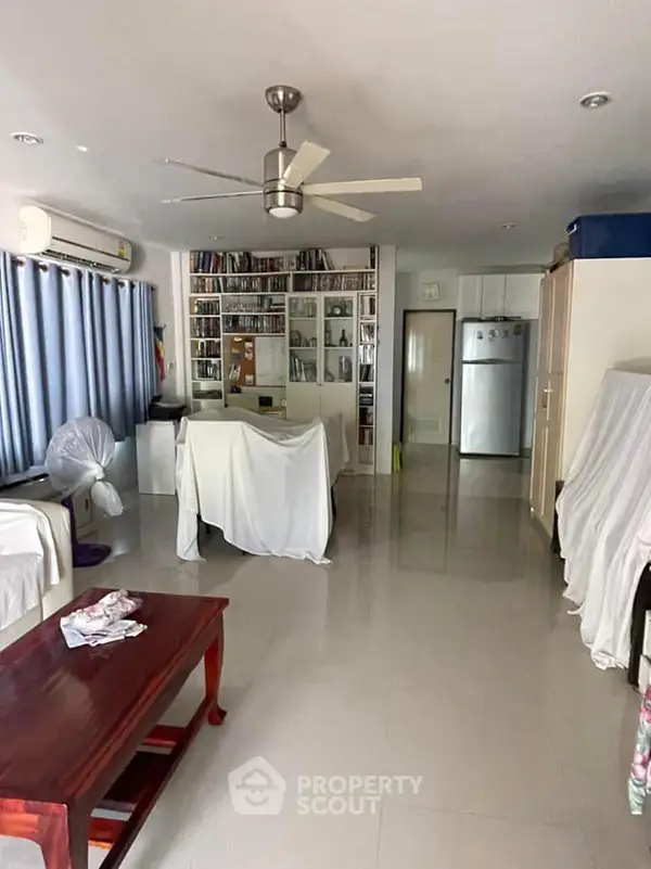 image_rental-8761596