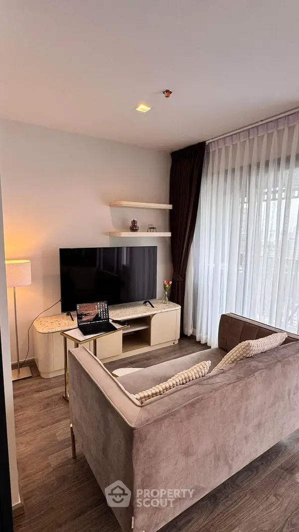 image_rental-19943794