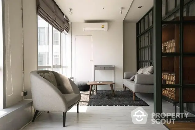 Fully Furnished 1 Bedroom Condo at Baan Sathorn Chaopraya-1