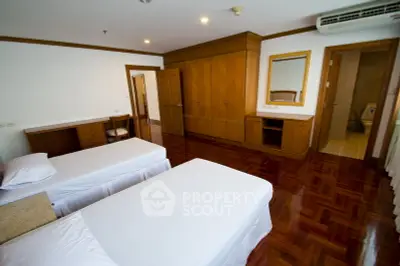 Fully Furnished 4 Bedrooms Apartment at Gm Tower-2