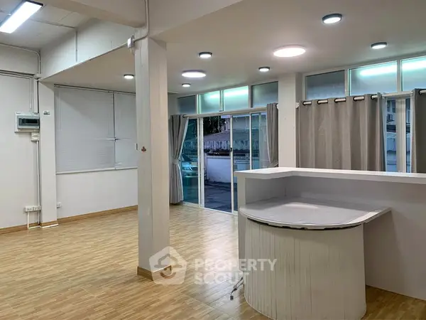 image_rental-29647136