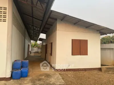 Charming rural property with spacious outdoor area and traditional architecture, perfect for serene living.