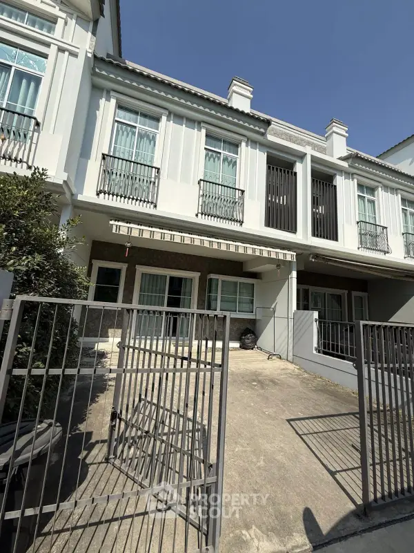 image_rental-30740212