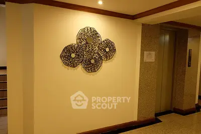 Fully Furnished 2 Bedrooms Apartment at 33 Residence-2